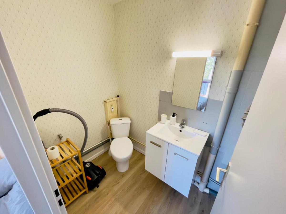Apartment 43ajj *